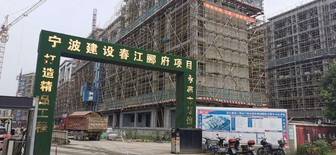 金属制品,门窗,楼梯,栏杆,建筑材料批发与零售;钢结构工程专业施工